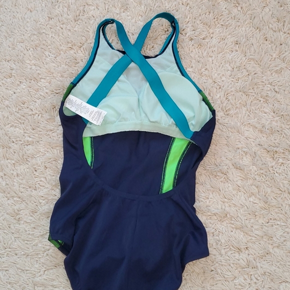 Nike women's Swimsuit 🩱Size: M - Picture 2 of 4